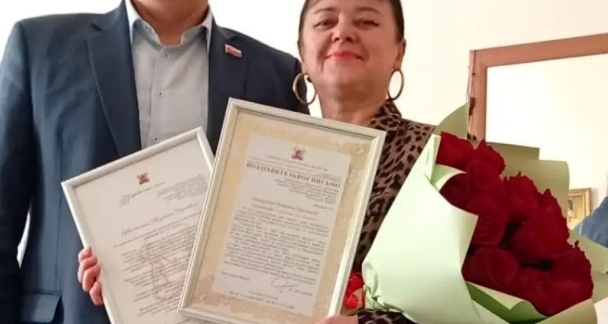 Руководитель ансамбля «Русская душа» Людмила Изюмова отмечает 55-летие в Вологде