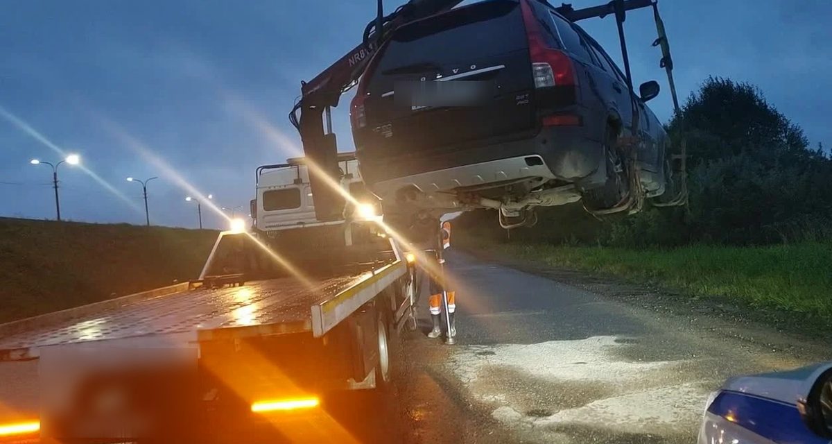 В Череповецком округе водителя «Вольво» остановили после звонка неравнодушных граждан